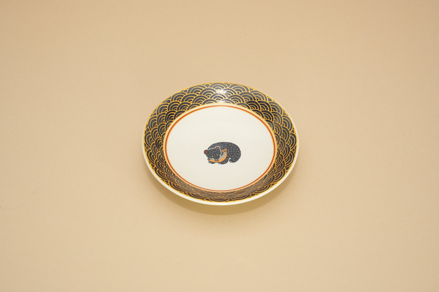 Yamagotouki | Gold & Black Small plate | Bear