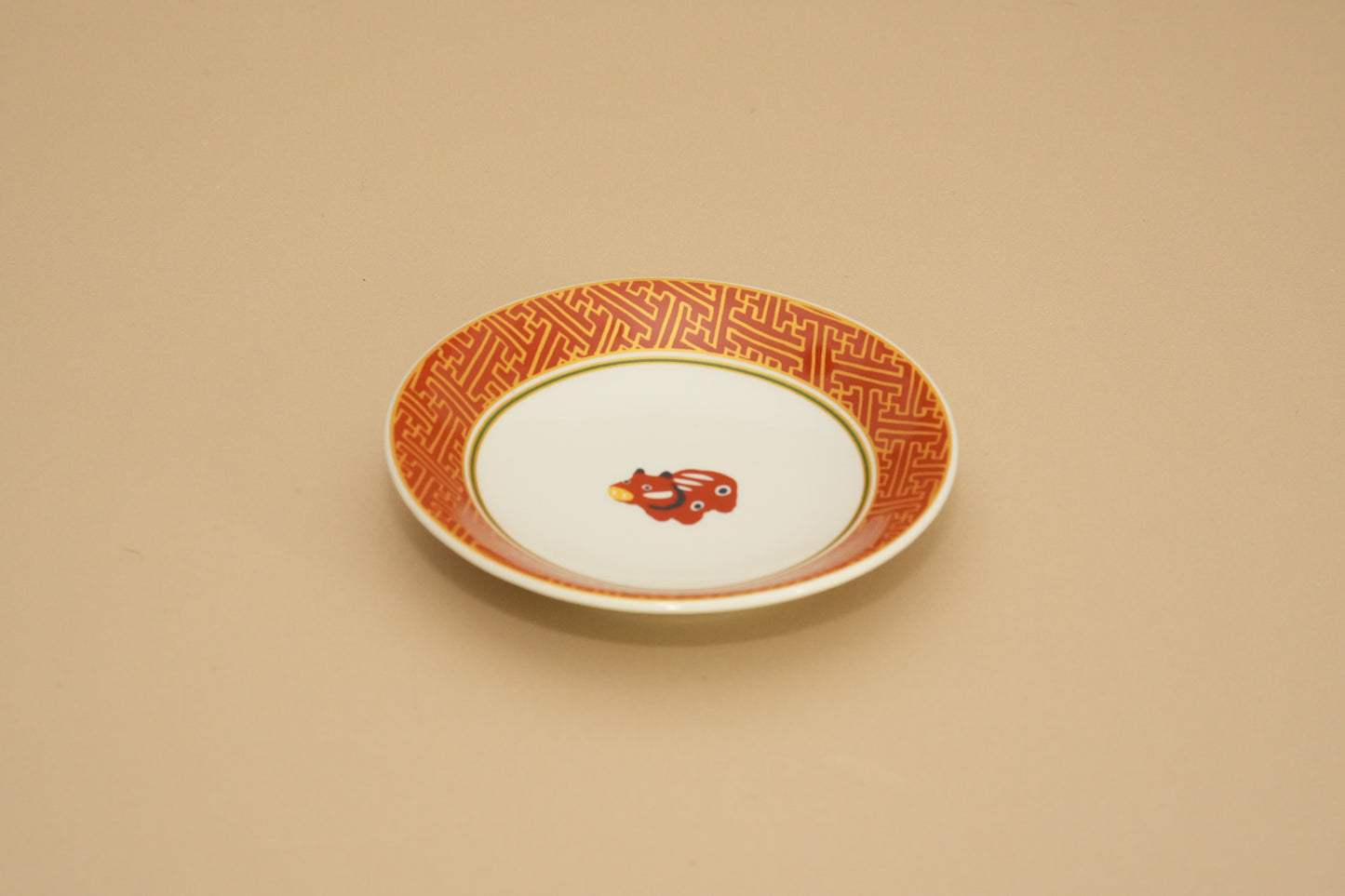 Yamagotouki | Red Small plate | Bull/ Cow