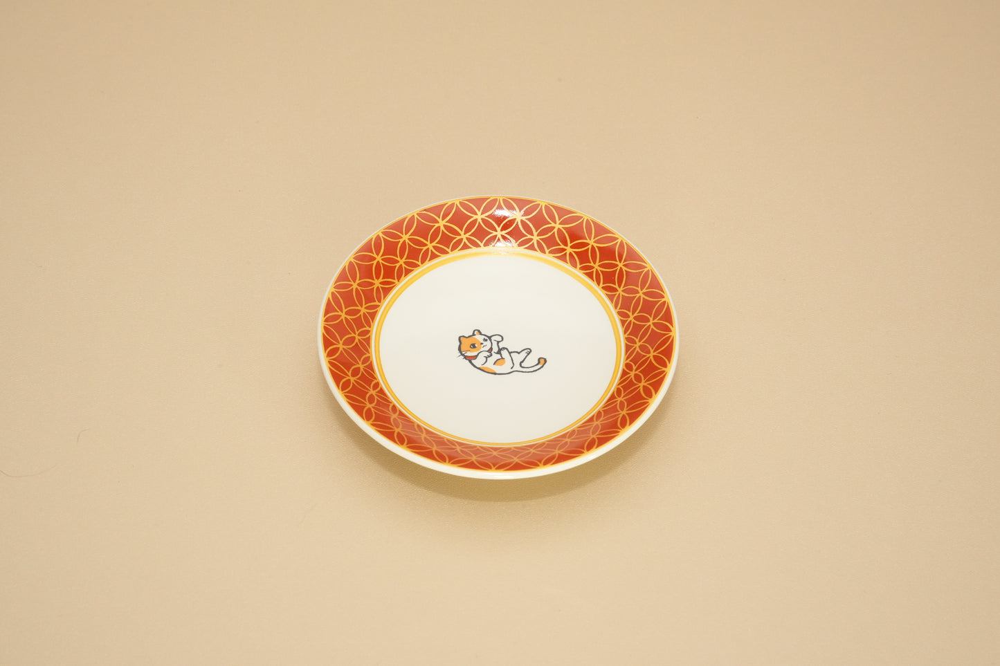 Yamagotouki | Red Small plate | Cat