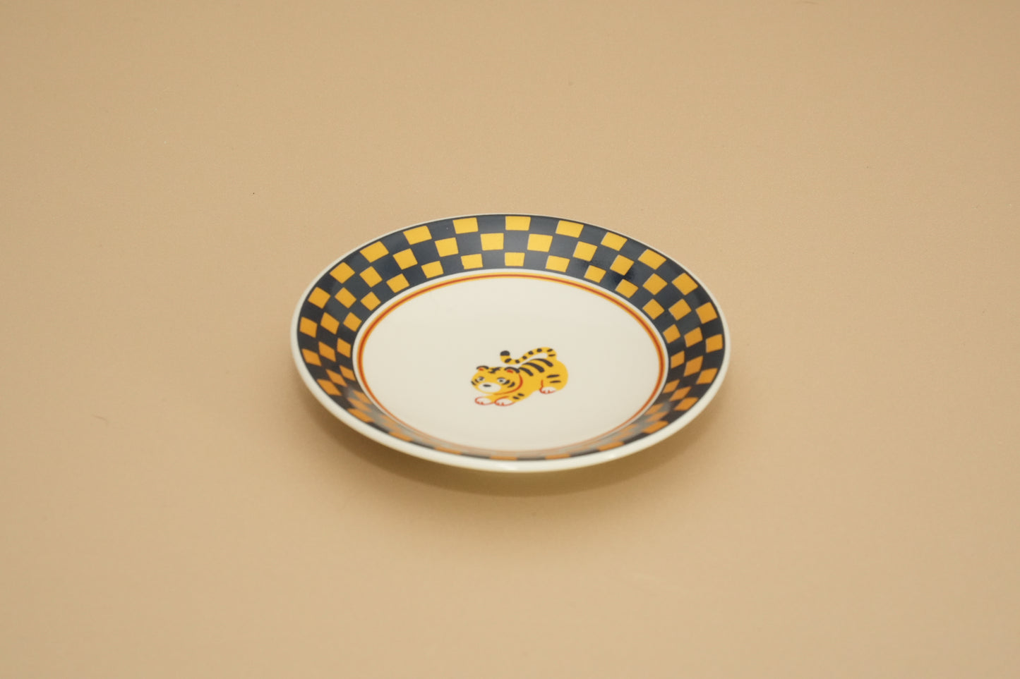 Yamagotouki | Yellow & Black Small plate | Tiger