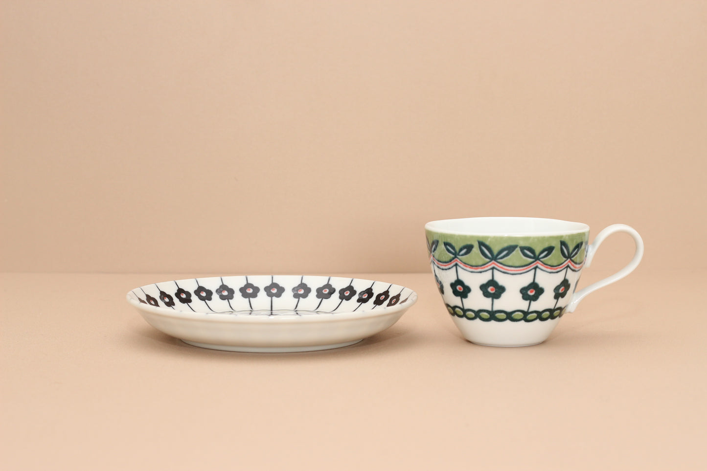 Table Talk Presents | Floral Pattern Japanese Ceramic Afternoon Tea Set (a set of 10)